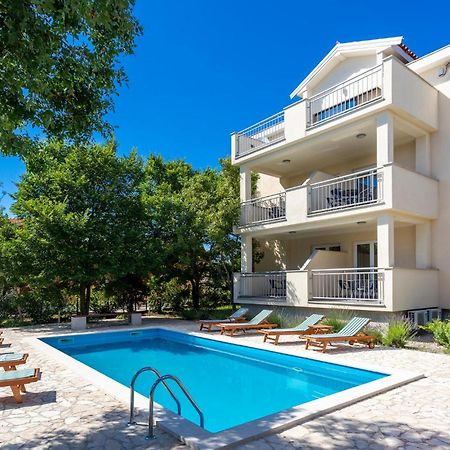2 Bedroom Beautiful Apartment In Pinezici Bagian luar foto