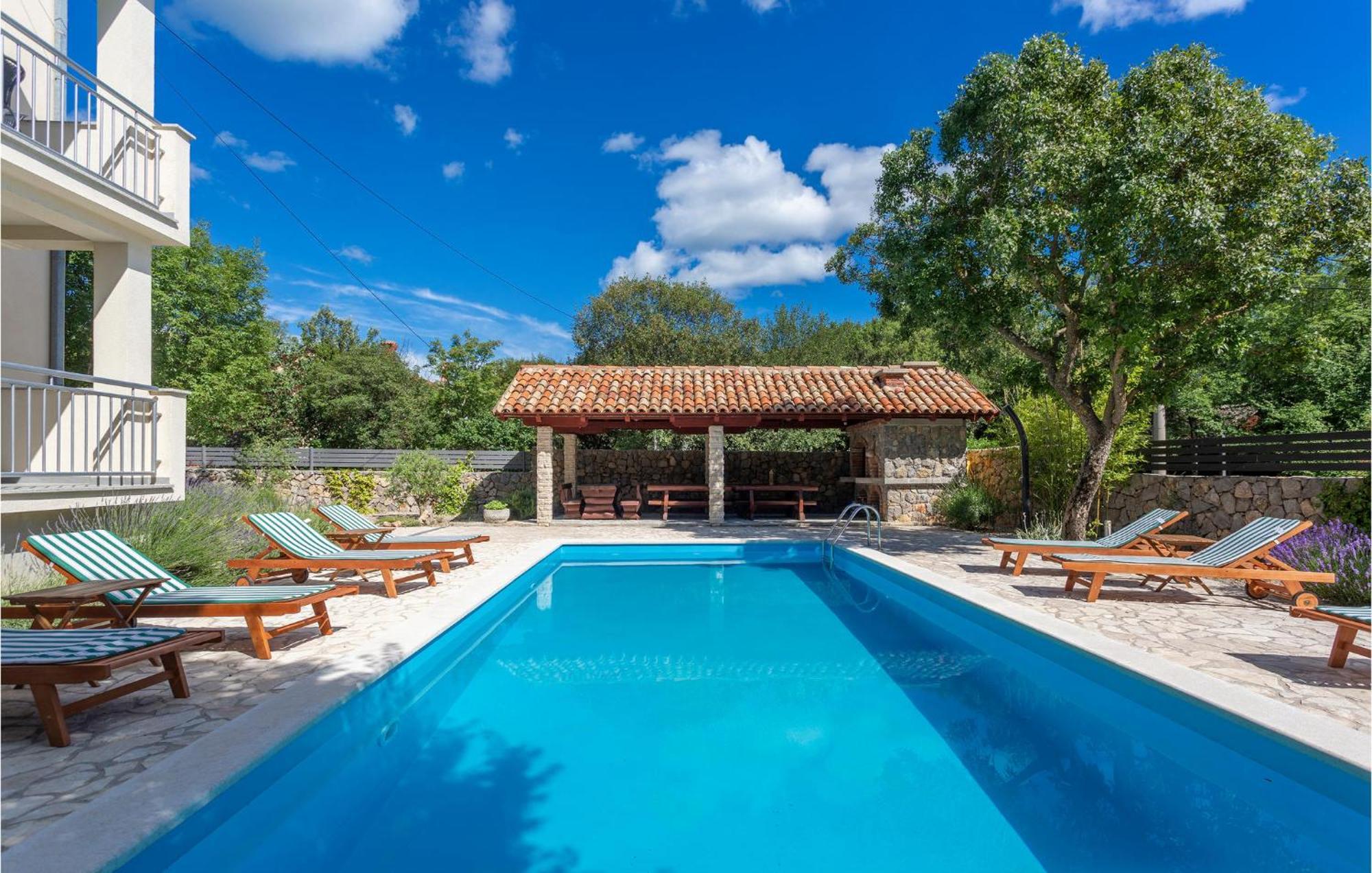 2 Bedroom Beautiful Apartment In Pinezici Bagian luar foto