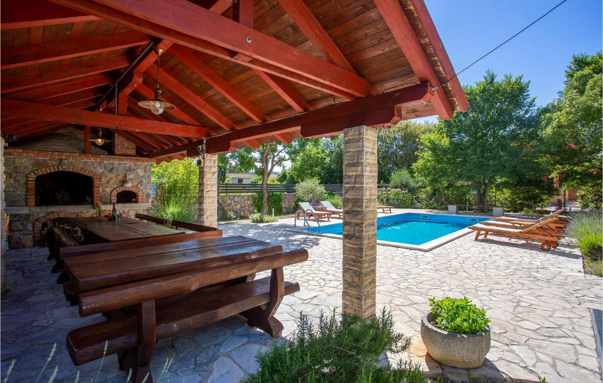 2 Bedroom Beautiful Apartment In Pinezici Bagian luar foto