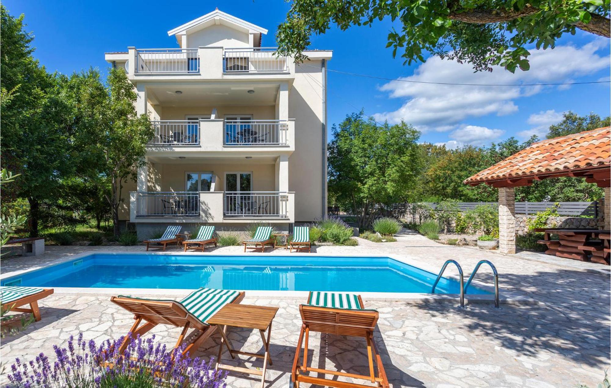 2 Bedroom Beautiful Apartment In Pinezici Bagian luar foto