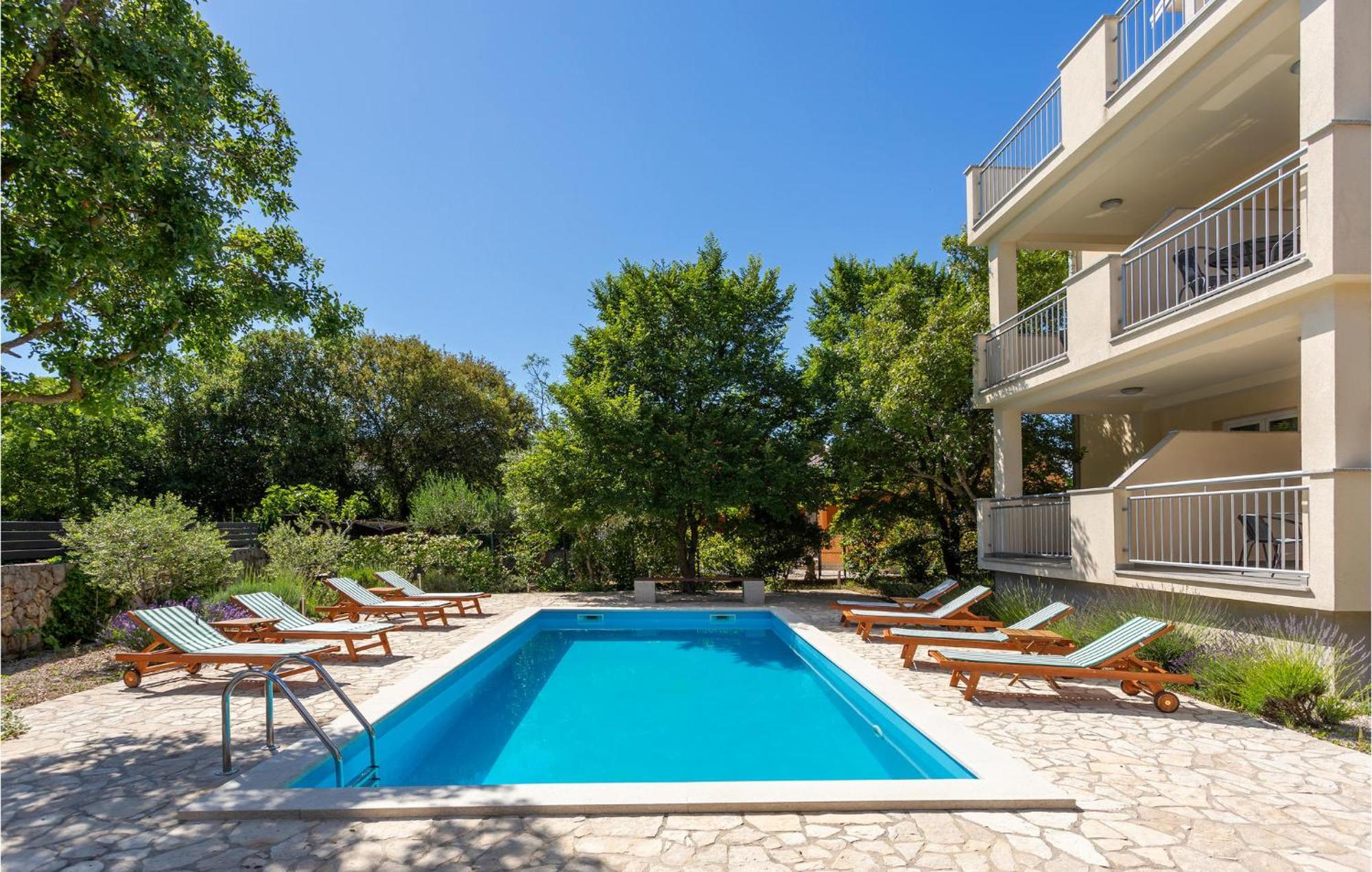 2 Bedroom Beautiful Apartment In Pinezici Bagian luar foto